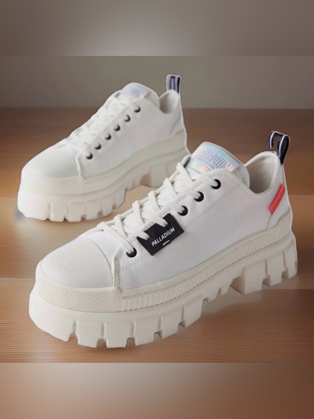 NEW Sz 10 Palladium Revolt Lo TX Star White Platform Sneakers Chunky Lug Sole